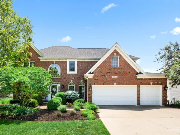 26044 Whispering Woods Cir, Plainfield, IL 60585