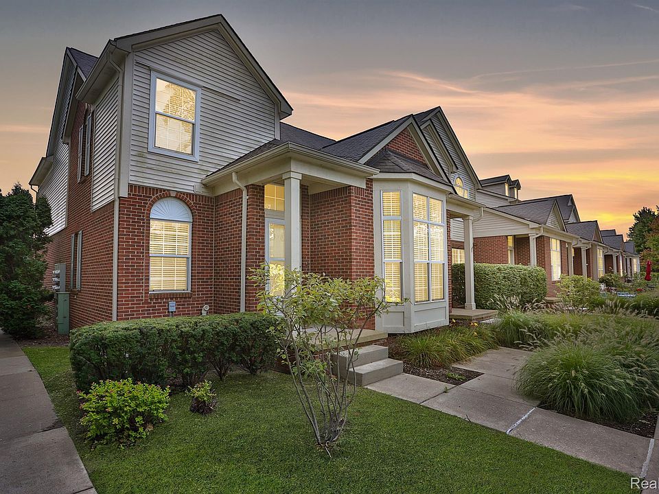 1st image of 35101 Emma Cir #165