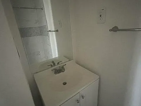 605 N 11th St — Photo 12
