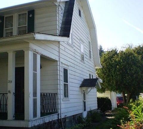 4th image of 313 Central Ave