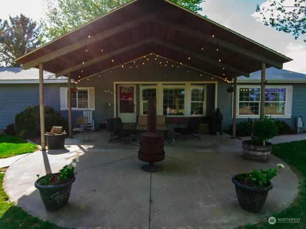 222 W Hatton Road, Lind, WA 99341