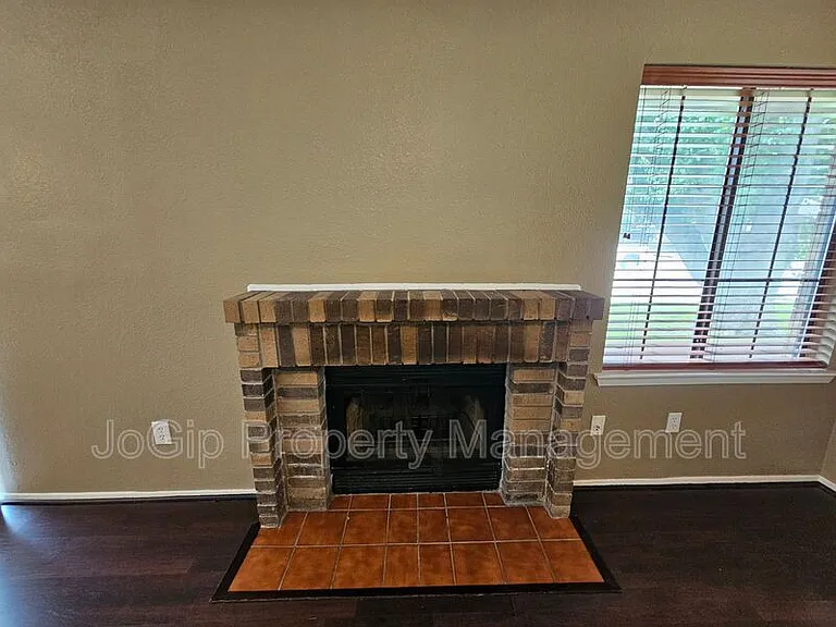 602 Prairie Dell St — Photo 6