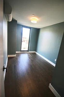 Rented by Delmark Realty LLC | media 40