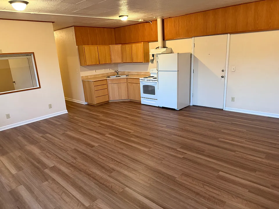 1325 W 7th Ave #1325