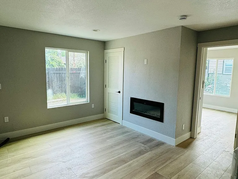 211 Earl Ave #211 — Photo 5