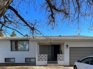 344 Carleton Dr #A, Saskatoon, SK S7H4C1
