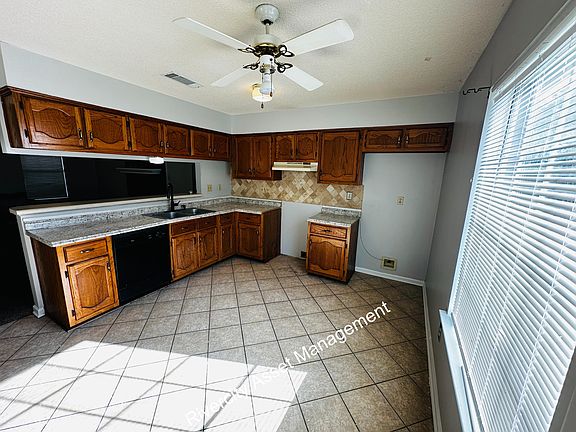 4th image of 7667 Mesa Dr