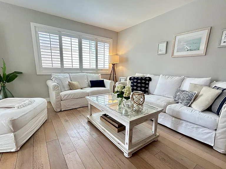 4930 Del Mar Ave #201 — Photo 2