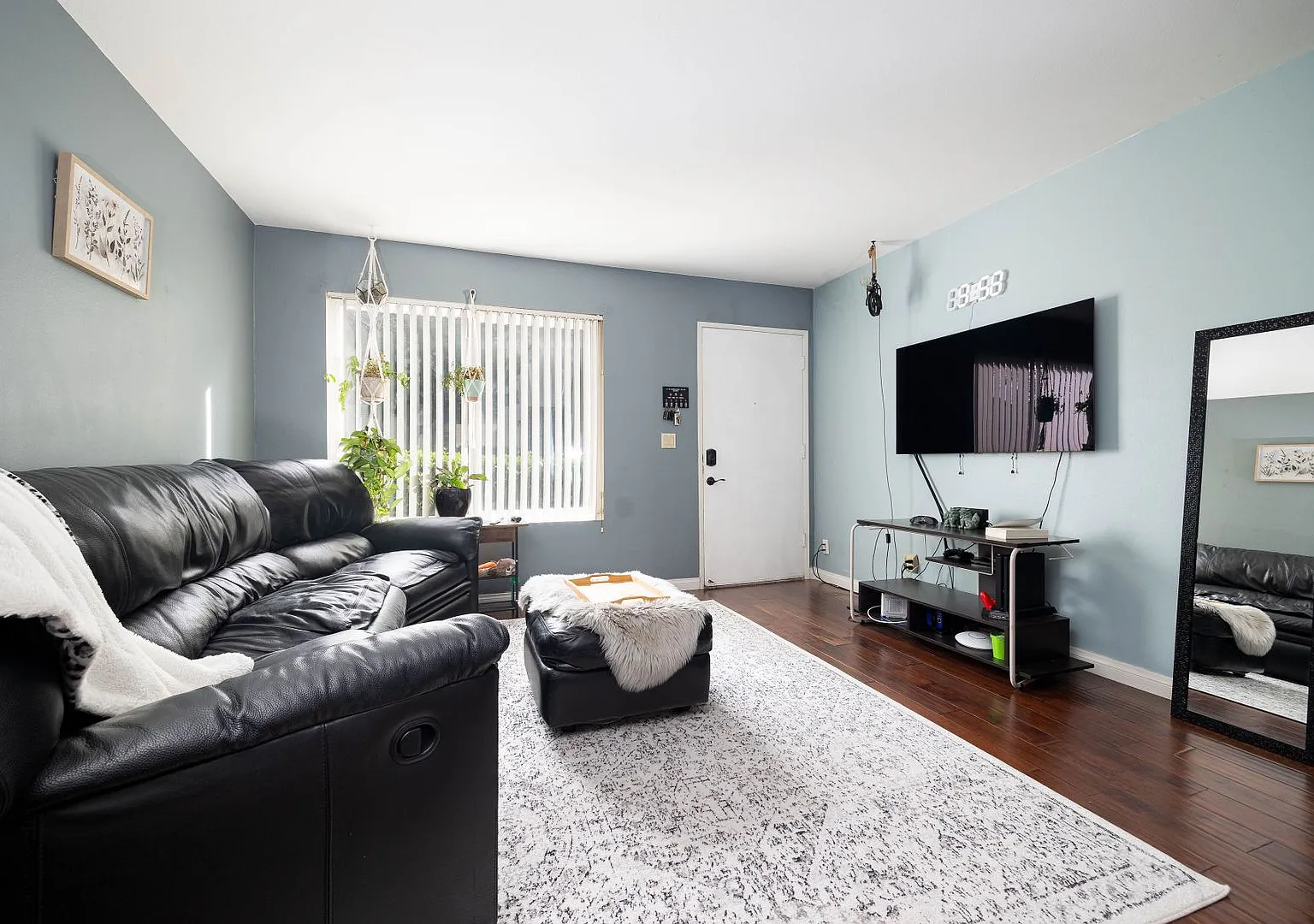 Beautiful 2 Bedroom Townhouse in Santee | Spacious Yard! — Photo 4