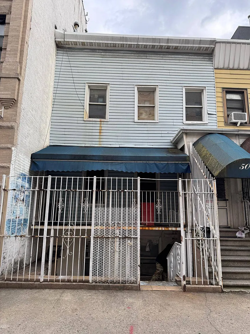 500 Jackson Ave photo 1