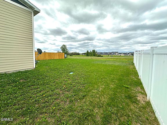 4th image of 3605 9th Ave NE