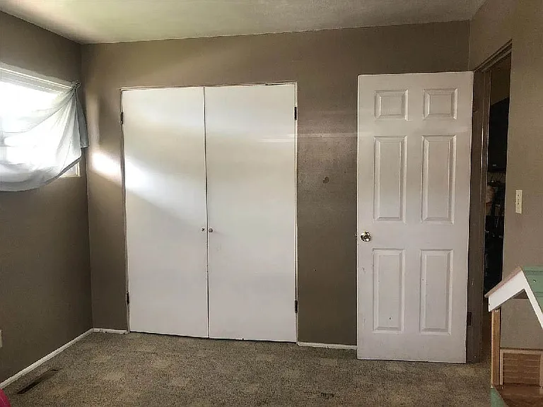 2 bed 1 bath Duplex home — Photo 6