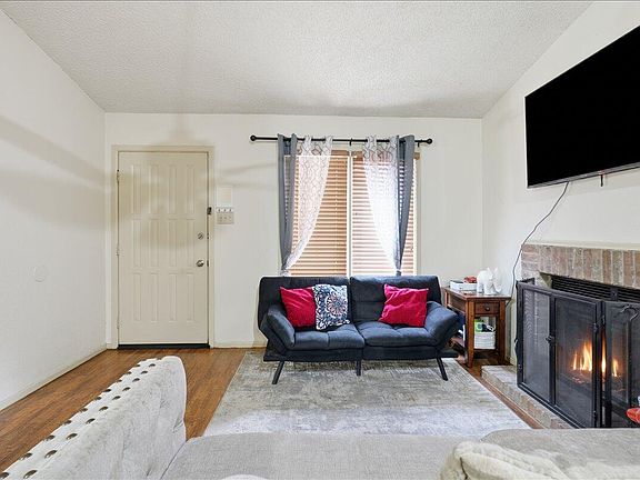 3rd image of 4745 2nd St