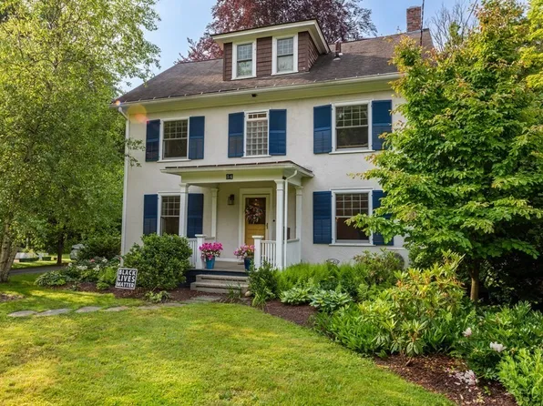 54 Snell St, Amherst, MA 01002