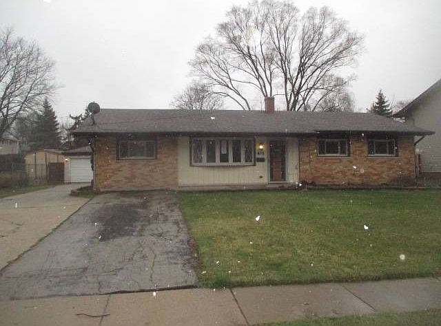 1st image of 475 Lafayette Ln