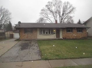 475 Lafayette Ln, Hoffman Estates, IL 60169