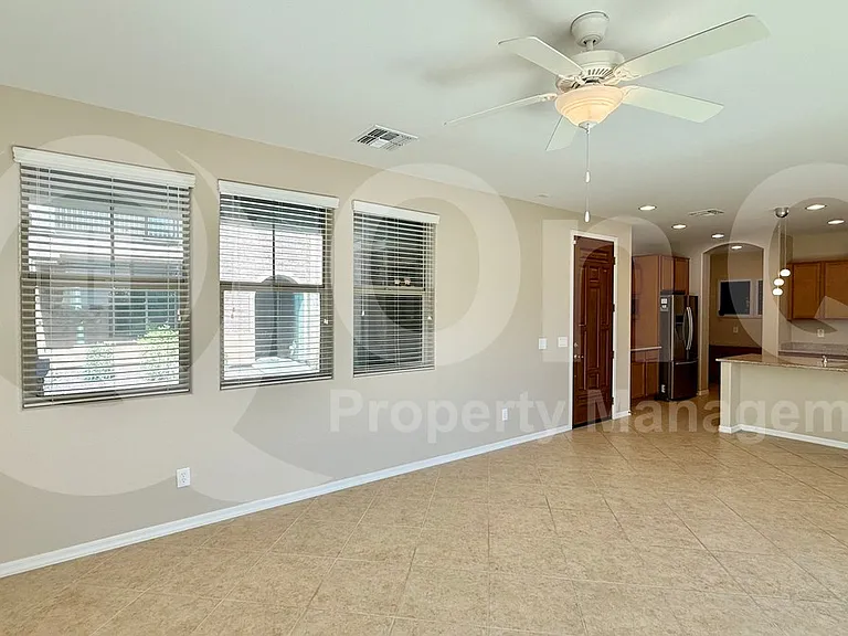 894 S Agnes Ln — Photo 4
