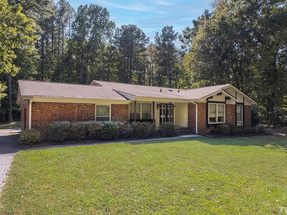 2nd image of 338 Warren Ct