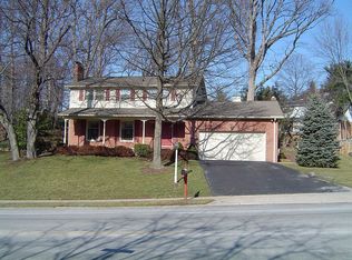 685 Cortleigh Dr, York, PA 17402