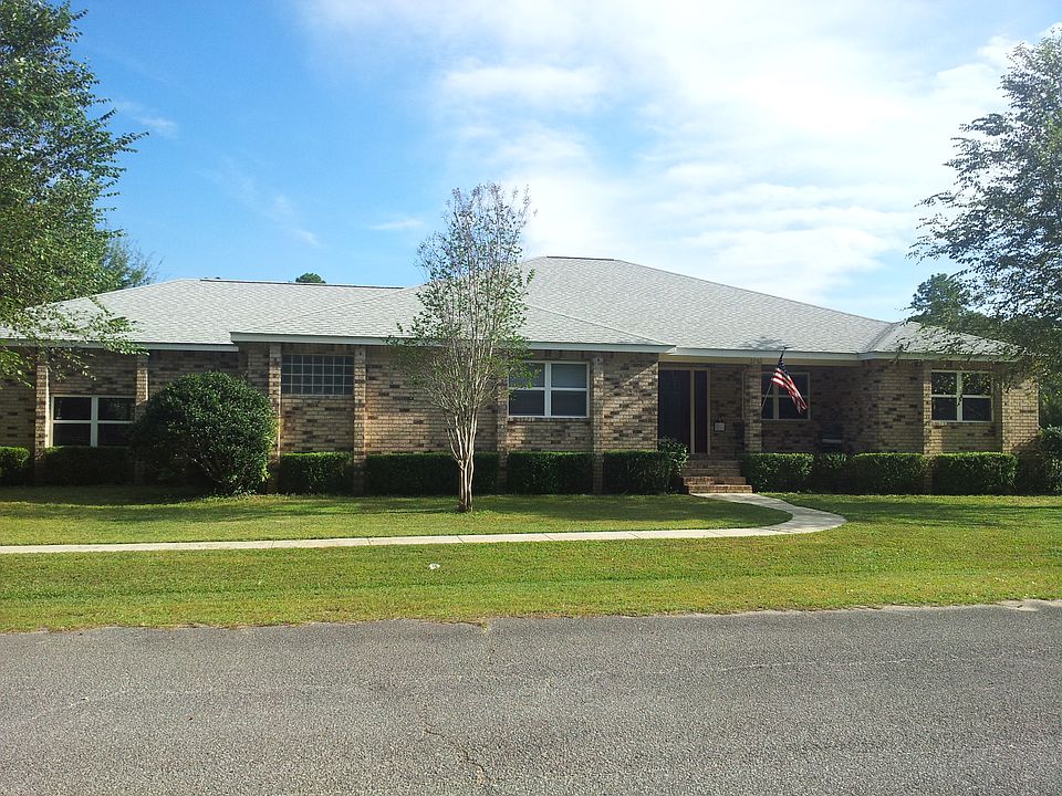 Front view of home