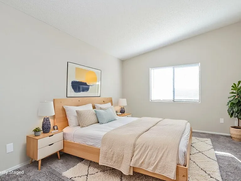 1809 W Rue De La Montagne — Photo 9