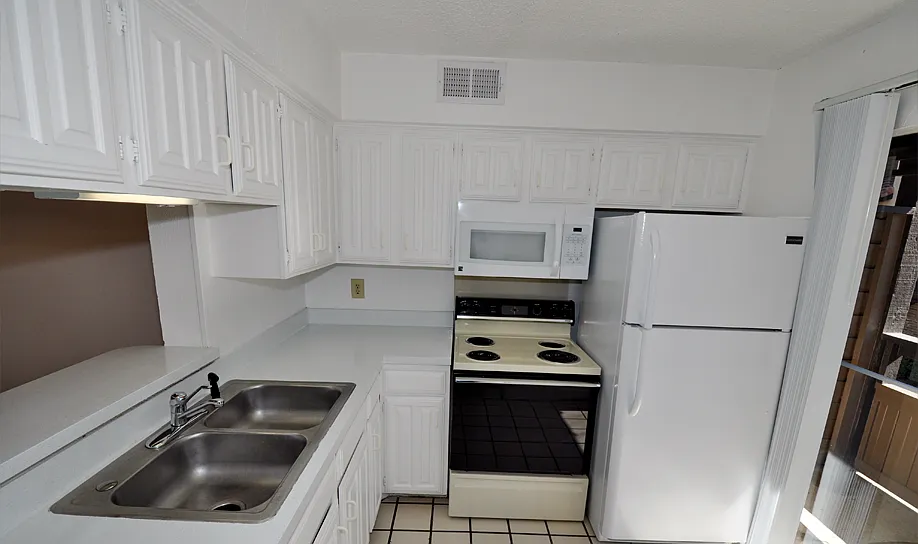 Hidden Bend Townhomes — Photo 3