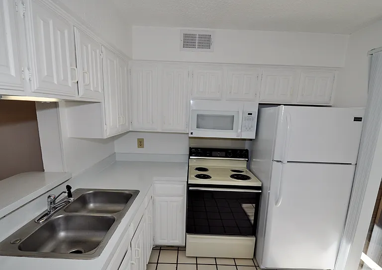Hidden Bend Townhomes — Photo 3