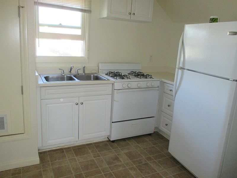 1 Modern, Gas Kitchen