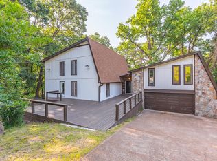 1042 Sunset Dr, Signal Mountain, TN 37377