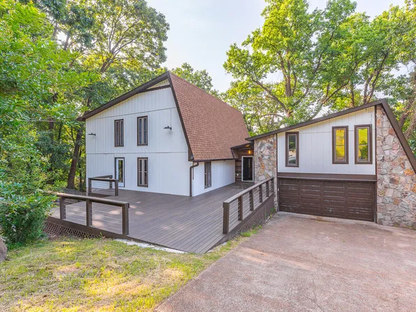 1042 Sunset Dr, Signal Mountain, TN 37377