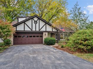 126 Rockingham Ln, Mcmurray, PA 15317