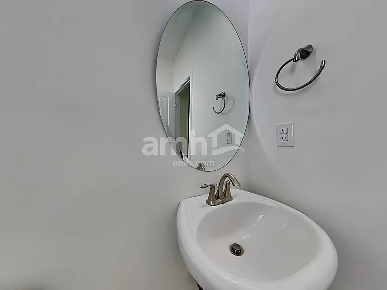 209 Stowe Rd — Photo 6