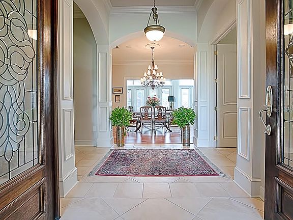 3rd image of 2916 Highland View Cir