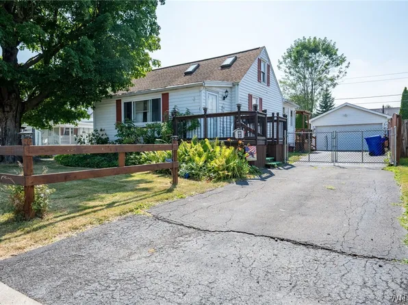 302 Knox Ave, West Seneca, NY 14224