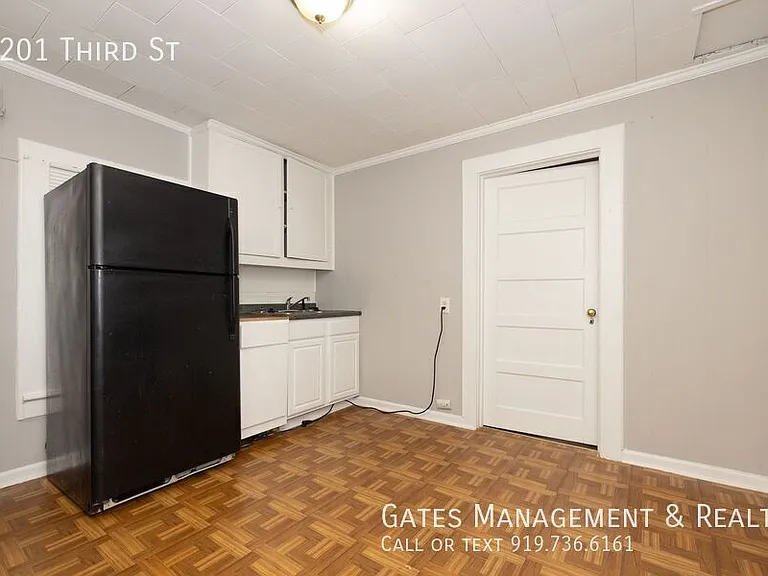 1201 S 3rd St — Photo 12