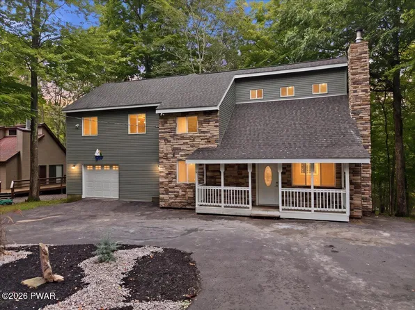 1012 Fawnhill Ct, Lake Ariel, PA 18436