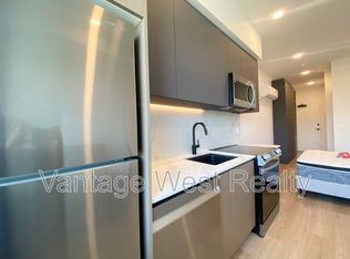 720 Klo Rd #404, Kelowna, BC V1Y 4X5