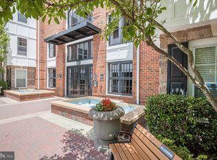 501 Hungerford Dr APT 157, Rockville, MD 20850