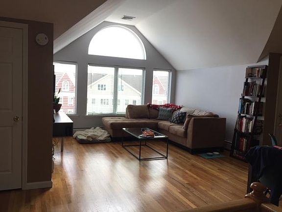 3rd image of 112 Outlook Ave #2