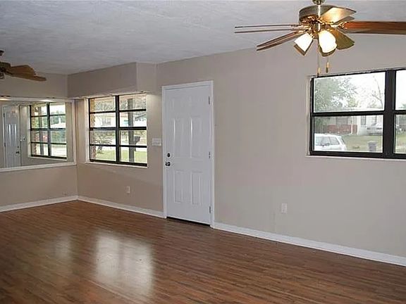 4th image of 8403 Temple Park Dr