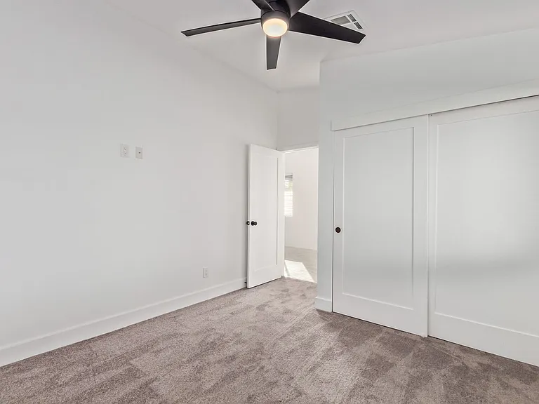 2817 N 29th Pl — Photo 30