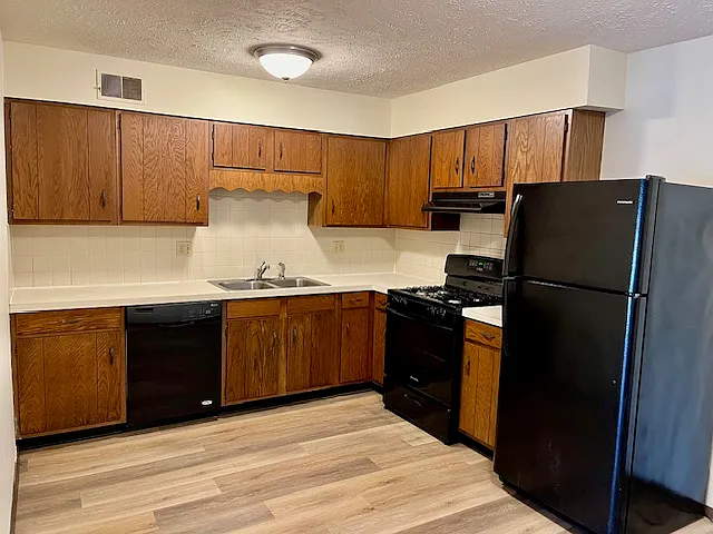 2202 Rainbow Ave #2 — Photo 8