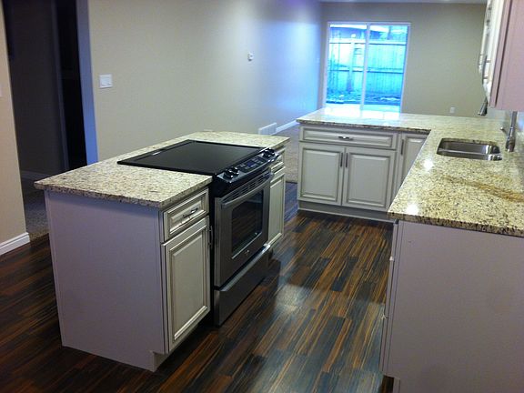 4th image of 1765 E Lincoln Ln APT 24