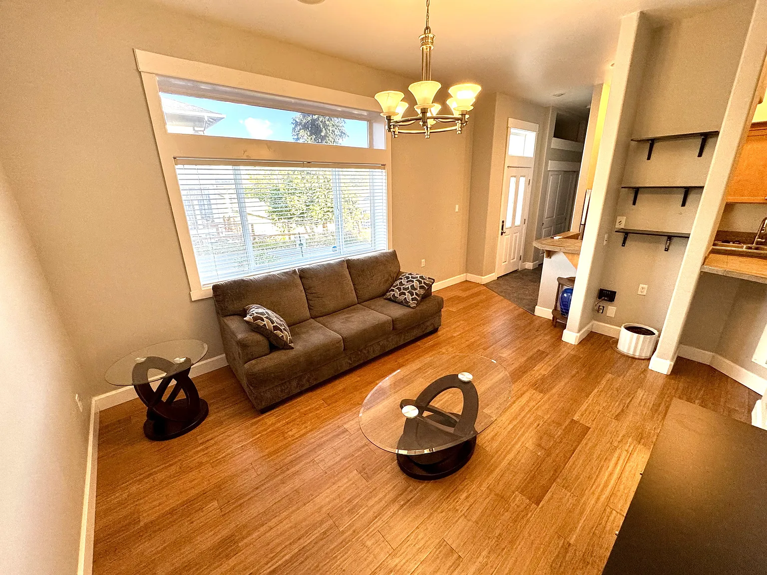 1 bed, 900 sqft, $1,895 — Photo 4