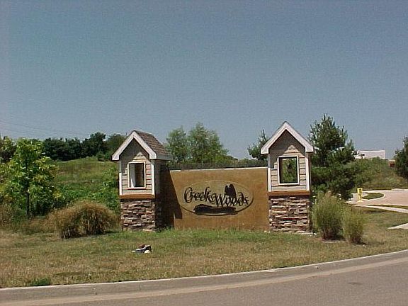 4th image of 4910 N Creek Wood Dr