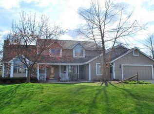 2281 S Woodshire Ct, New Berlin, WI 53151