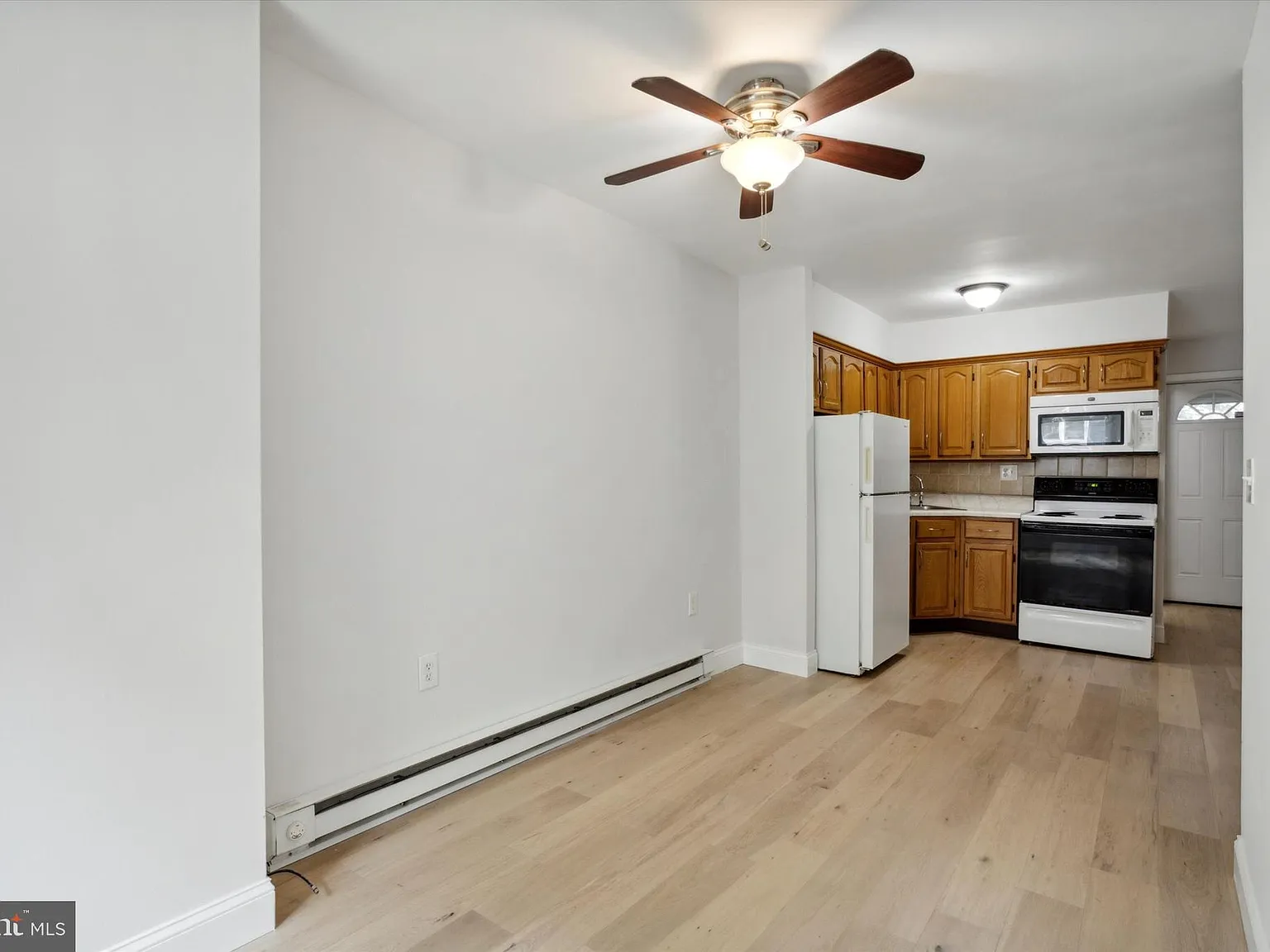 2 bed, 792 sqft, $1,595 — Photo 3
