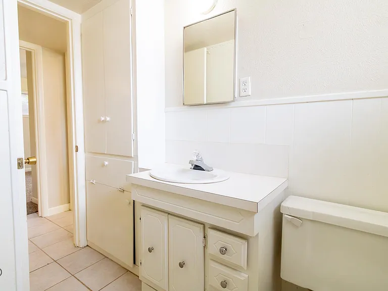 609 W Texas Ave — Photo 20