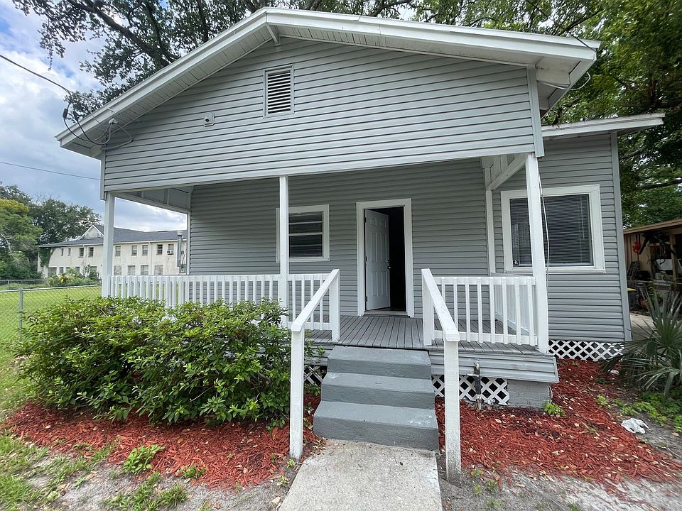 1st image of 1738 W 20th St