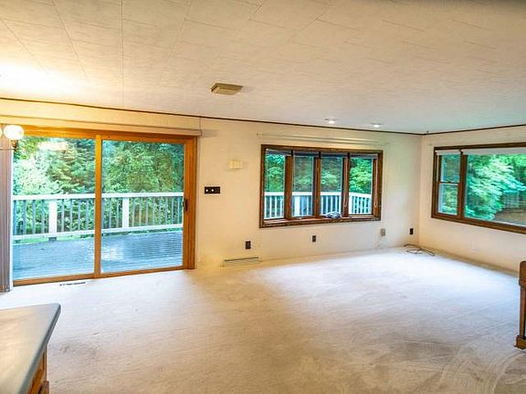 3rd image of 6849 Orchard Dr